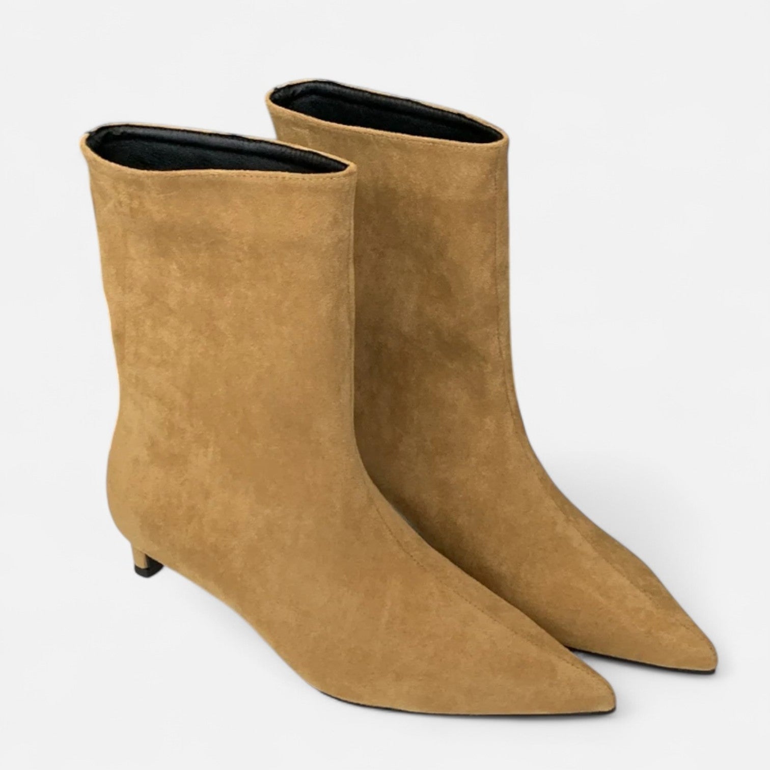 Mevassi | Women’s White Pointed-Ankle Boot – Vintage Designer Style with Low Thin Heel